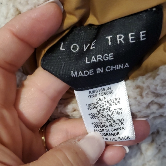 Reversable Love Tree Tan Quilted Jacket with Cozy Collar - Picture 2 of 8